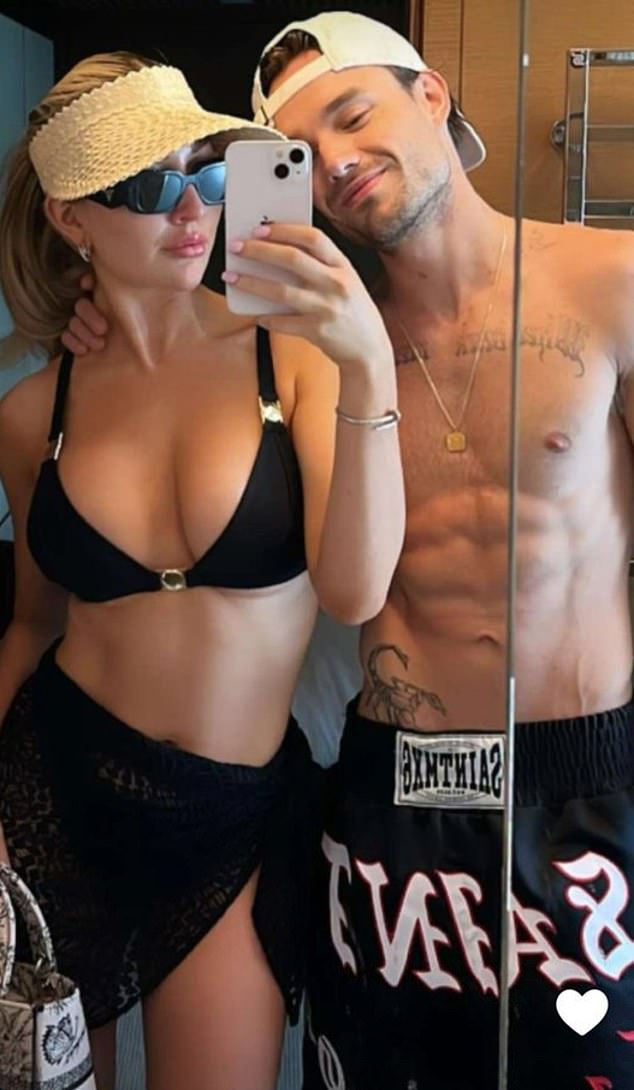 Его подруга Кейт Кэссиди опубликовала фотографию пары в своем Instagram в августе прошлого года.