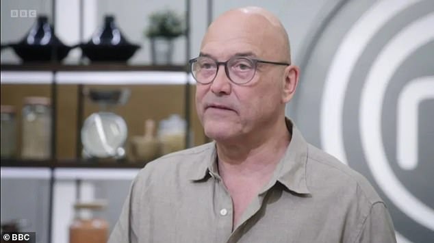Грегг Уоллес сделал шокирующее замечание участнице шоу MasterChef на прошлой неделе.