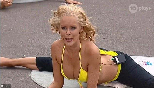 Хелен присоединилась к Aerobics Oz Style в 2000 году в качестве инструктора по пилатесу и продолжала работать до завершения шоу.