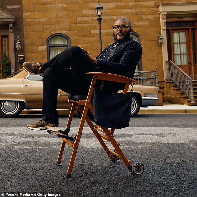 Стив был президентом Tyler Perry Studios в Атланте с 2016 года — после того, как сам актер приобрел участок площадью 330 акров еще в 2015 году; Перри на фото выше в 2020 году в Tyler Perry Studios в Атланте.
