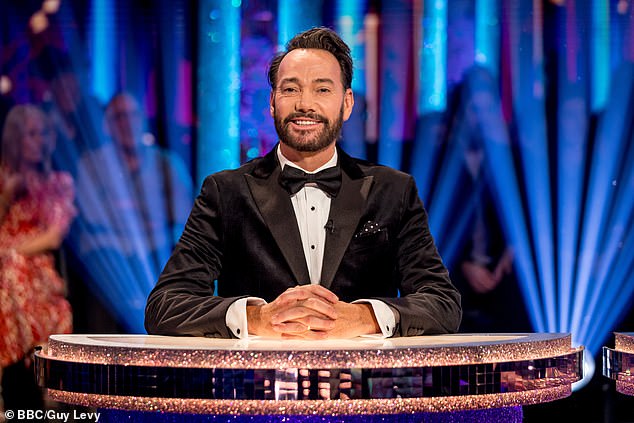 42-летняя танцовщица, снимавшаяся в сериале BBC с 2006 по 2015 год, призналась, что шоу становится «слишком милым, милым» (на фото Крейг)