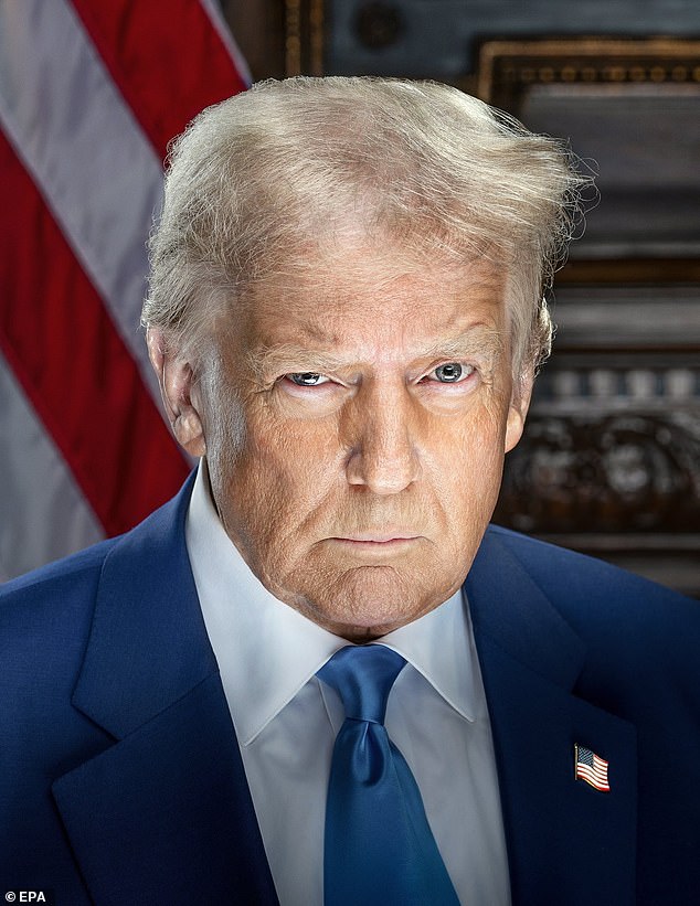 Трамп объявил вызывающих разногласия звезд Гибсона, 69 лет, Джона Войта, 84 года, и Сильвестра Сталлоне, 78 лет, «специальными послами в великом, но очень неспокойном месте, Голливуде, Калифорния» в шокирующем посте Truth Social в четверг.
