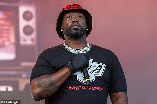 Project Pat - настоящее имя Патрик Эрл Хьюстон - старший брат обладателя Оскара Juicy J, он читал рэп в хите Three 6 Mafia Sippin 'on Some Syrup в 2000 году (на фото 2023 год).