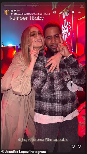 Основательница JLo Beauty развлеклась вместе со своим коллегой по фильму «Неудержимые» Джаррелом Джеромом (справа)
