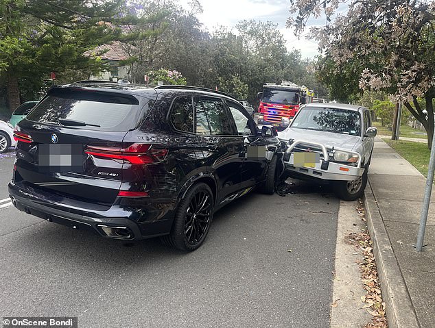 По сообщениям, она находилась за рулем своего черного BMW X5 xDrive40i 2023, когда произошел инцидент на Дадли-стрит, Рендвик.