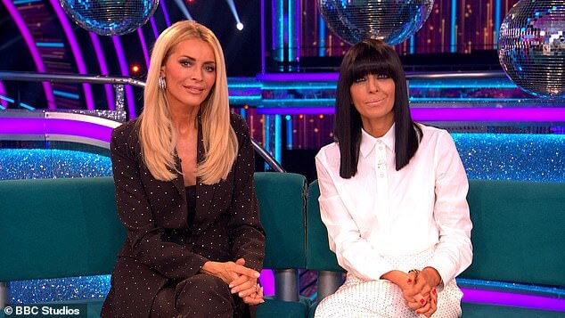 Клаудия Винклеман и Тесс Дейли из Strictly Come Dancing собираются подписать новые контракты, чтобы продолжать вести шоу в течение следующих двух сезонов.