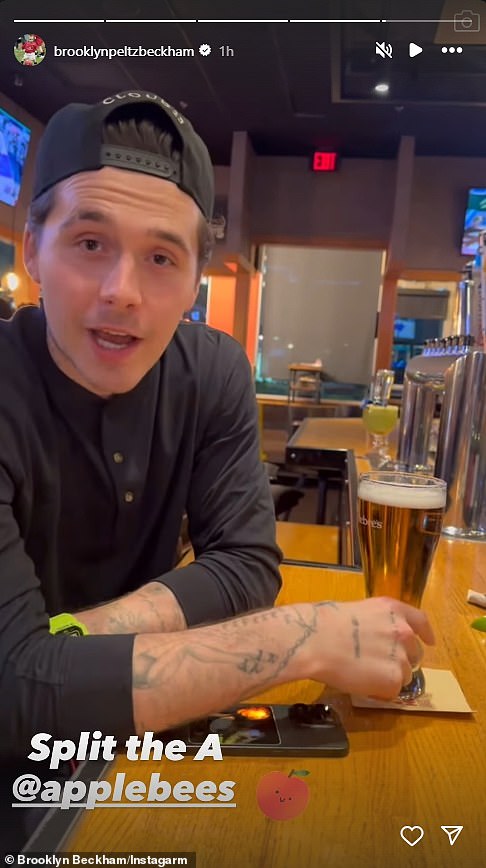Позже Бруклин поделился видео, на котором он наслаждается пивом с другом в Applebee's, где он пытается 