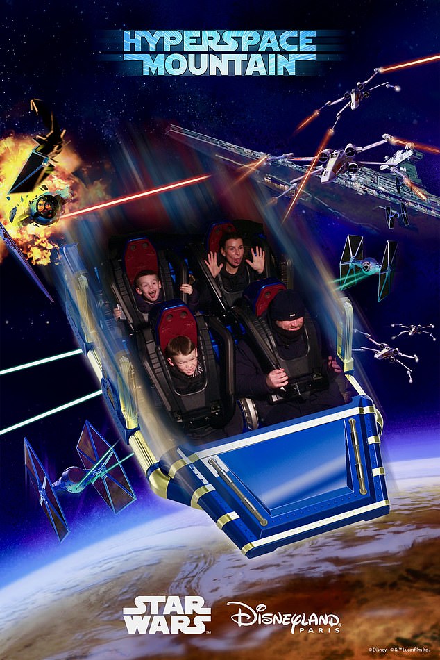 Семья даже сфотографировалась во время катания на американских горках Hyperspace Mountain: Колин радостно подняла руки, а ее муж, похоже, испуганно вцепился в перекладину.