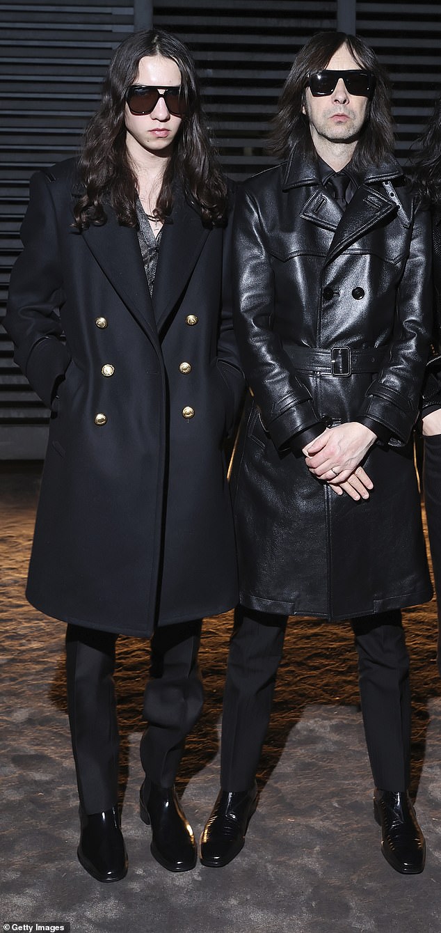 Лакс явно пошел по стильным стопам своего отца. [the pair seen at the Tom Ford fashion show in 2014]