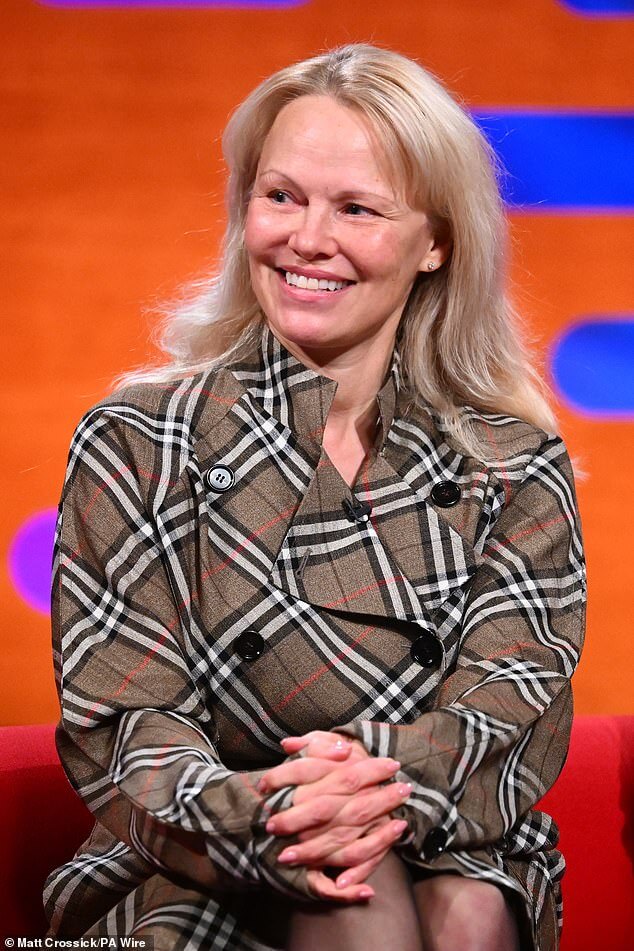 Памела Андерсон, 57 лет, восхищается своим