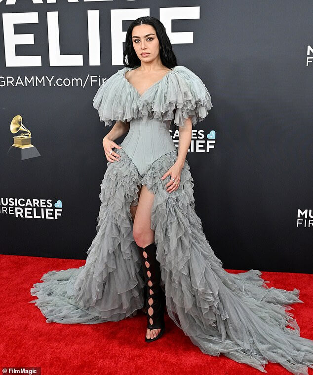 Charli XCX за последние пару недель успела насладиться всем, что может предложить Австралия, во время своих концертов на фестивале Laneway Festival Down Under.