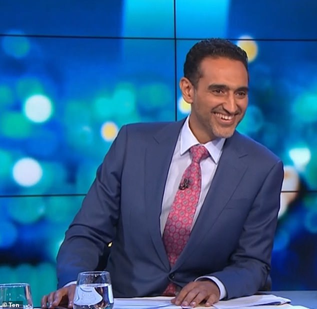 Томми пошутил, что 46-летний ведущий Валид Али (Waleed Aly) успешно заводит отношения со многими женщинами, и попросил у него совета.