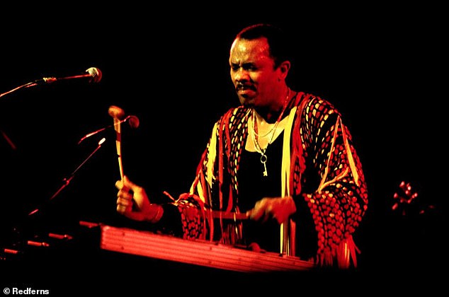 Рой и его группа Roy Ayers Ubiquity добились наибольшего успеха в 1976 году с песней Everybody Loves the Sunshine, которая заняла 51-е место в чарте Billboard 200 (на фото 1983 года).