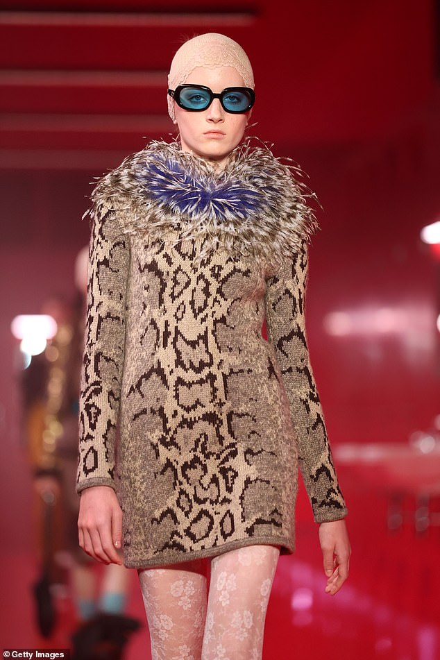 Начинающая модель вышла на подиум для Valentino, и несколько снимков и видео этого знаменательного момента были выложены в Instagram.
