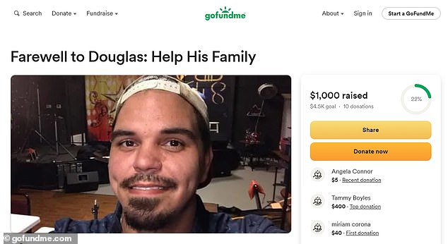 На странице GoFundMe, которая была создана в среду, размещены фотографии Кикера, сделанные в прошлом. По состоянию на пятницу было собрано 4 343 доллара при цели в 4 500 долларов.