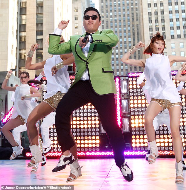 Южнокорейская звезда Psy, прославившийся благодаря своему мегахиту Gangnam Style в 2012 году, также появится в сериале (на фото в 2022 году).