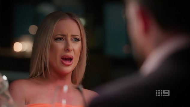 Оказывается, драма на шоу Married At First Sight еще более искусственная, чем думают поклонники.